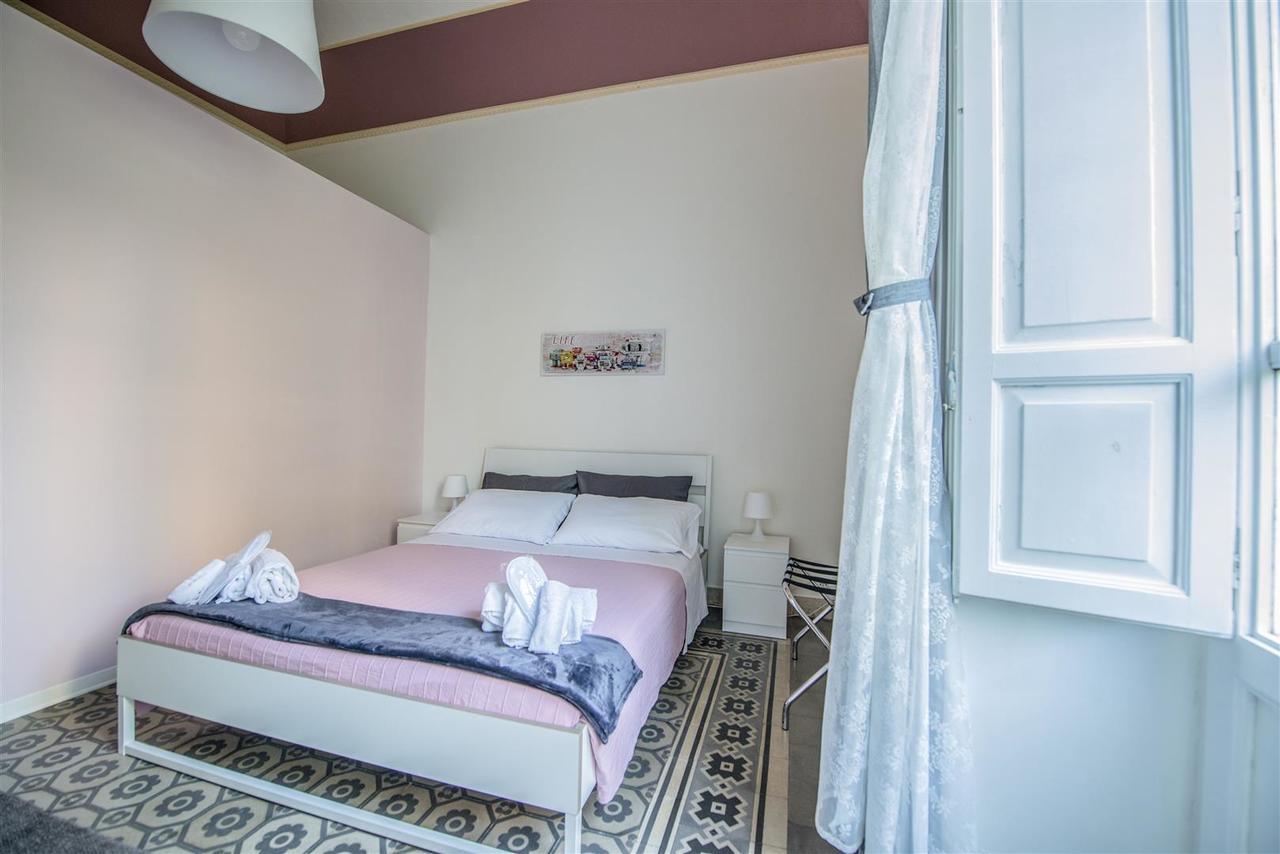 Bed and Breakfast La Finestra Sul Massimo Palermo Exterior foto